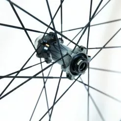 Shimano Dura-Ace C40 R9170 TL Clincher Wheelset - Disc Brake 19 Shimano Dura-Ace C40 R9170 TL Clincher Wheelset - Disc Brake -Pinarello Butik 8T1A0714