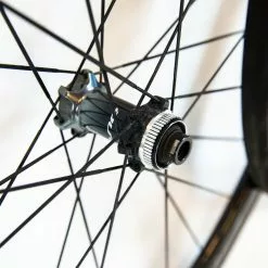 Shimano Dura-Ace C40 R9170 TL Clincher Wheelset - Disc Brake 21 Shimano Dura-Ace C40 R9170 TL Clincher Wheelset - Disc Brake -Pinarello Butik 8T1A0722