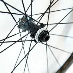 Shimano Dura-Ace C40 R9170 TL Clincher Wheelset - Disc Brake -Pinarello Butik 8T1A0928