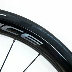 Shimano Dura-Ace C40 R9170 TL Clincher Wheelset - Disc Brake 26 Shimano Dura-Ace C40 R9170 TL Clincher Wheelset - Disc Brake -Pinarello Butik 8T1A0957