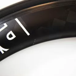 PRO TeXtreme 3-Spoke Tubular Front Wheel - Rim Brake 23 PRO TeXtreme 3-Spoke Tubular Front Wheel - Rim Brake -Pinarello Butik 8T1A9962