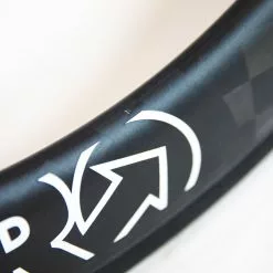 PRO TeXtreme 3-Spoke Tubular Front Wheel - Rim Brake 26 PRO TeXtreme 3-Spoke Tubular Front Wheel - Rim Brake -Pinarello Butik 8T1A9966