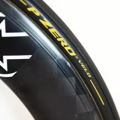 PRO TeXtreme 3-Spoke Tubular Front Wheel - Rim Brake 32 PRO TeXtreme 3-Spoke Tubular Front Wheel - Rim Brake -Pinarello Butik 8T1A9974