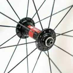 ENVE SES 8.9 AR Rear + ENVE SES 5.6 AR Front - Tubular - Wheelset - Carbon 12 ENVE SES 8.9 AR Rear + ENVE SES 5.6 AR Front - Tubular - Wheelset - Carbon -Pinarello Butik DSC03408 9e55c01c a673 47e4 9474 d856ddadd7f1