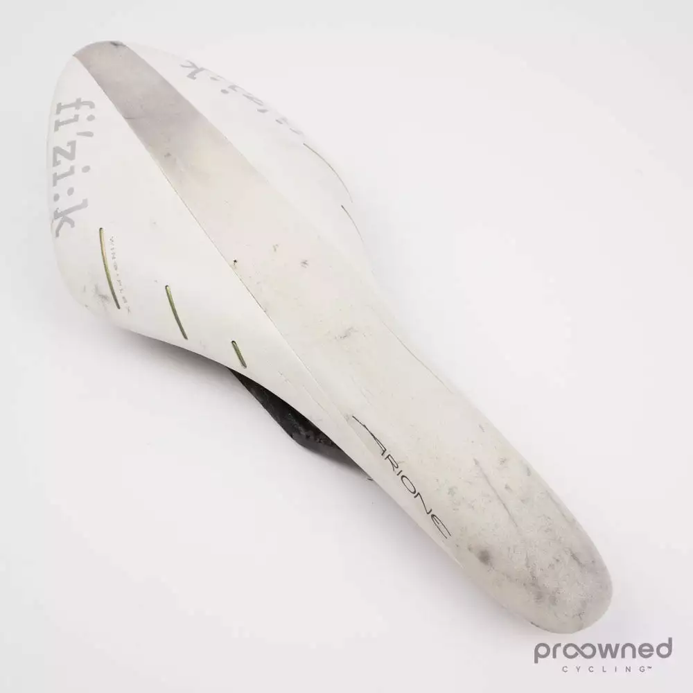 Fizik Arione R1 Carbon Saddle 3 Fizik Arione R1 Carbon Saddle